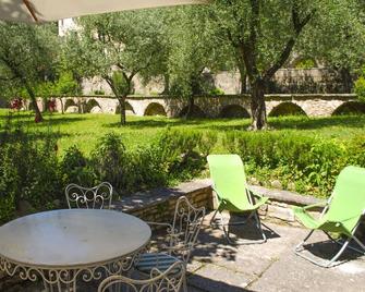 Rustiko Cecina, 1 Km From The Beach, In A Quiet Location - Toscolano-Maderno - Innenhof