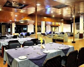 Classic Hill Top Resorts Chamba - Chamba - Restaurante