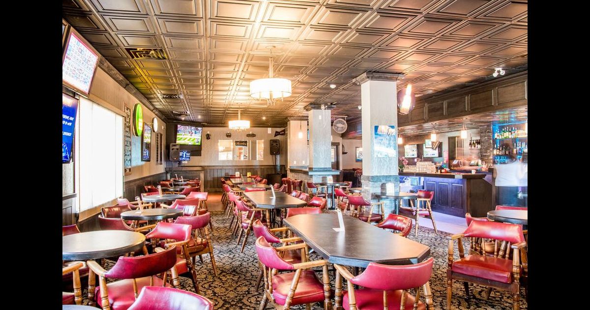 Creston Hotel in Creston, Canada from $81: Deals, Reviews, Photos | momondo