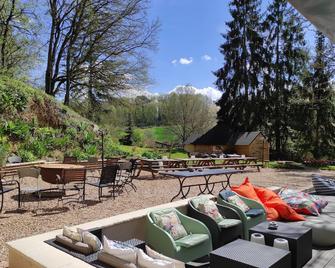 Charming property with pool & spa, up to 30 peo, 200km south Paris, Loire Valley - Lunay - Vista del exterior