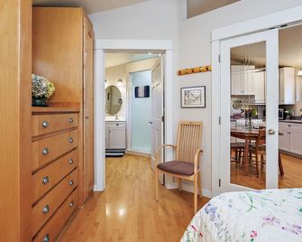 Hanna's House by WanderLodges - Ashland