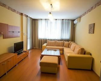 Apartment Geo Milev - Filibe - Oturma odası