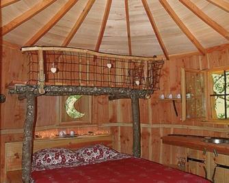 The Chant De La Nature Hut - Brassac - Bedroom