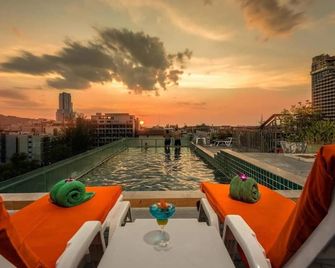 Cocoon Apk Resort & Spa - Patong - Pool