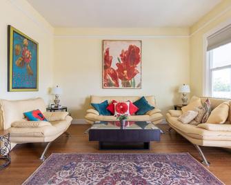 A prime location in downtown Napa - Napa - Sala de estar