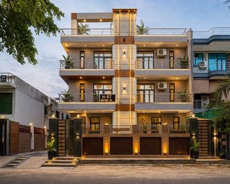 Hotel Diamond Stay by Aspl - Noida - Gebäude