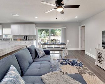 New Construction Casita in Old Seminole - Tampa - Wohnzimmer