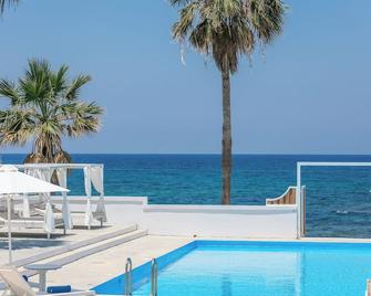 Thalasses - Adelianos Kampos - Piscina