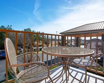 Quality Inn & Suites - Richburg - Balkon