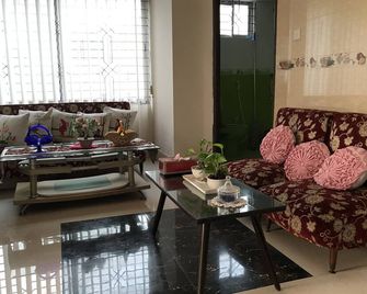Living At Home - Dhaka - Living room