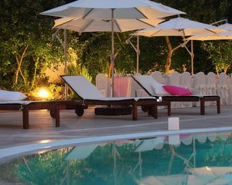 Hotel Belvedere - Caserta - Pool