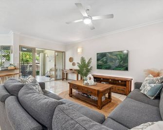 Tropical Gardens - Resort 9 Pools free parking - קיירנס - סלון