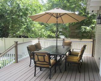 Beautiful, Mint, Clean, Spacious Inside And Out - Asbury Park - Balcony