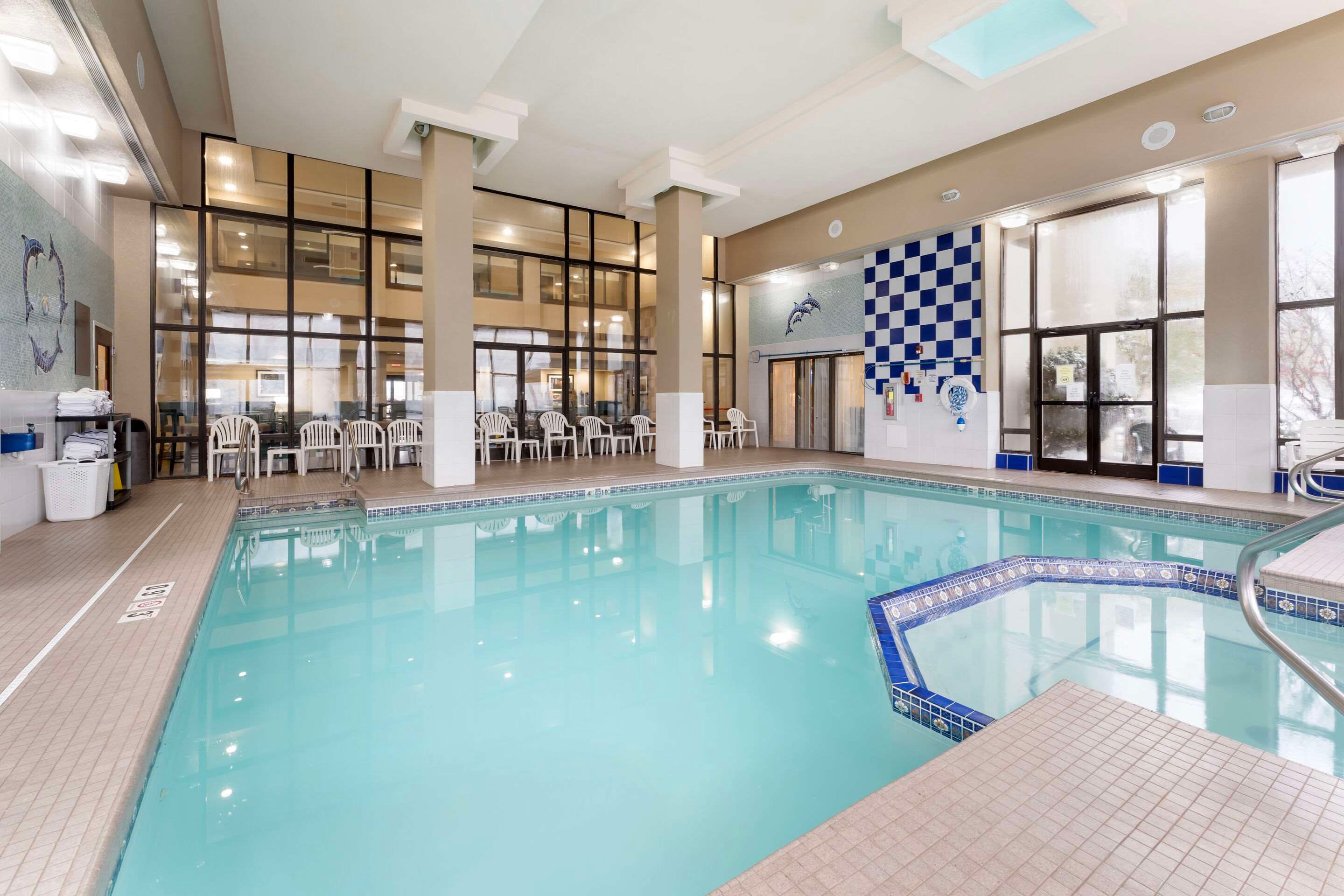 Comfort Inn & Suites Johnstown - Richland Town Center - Johnstown - Piscina