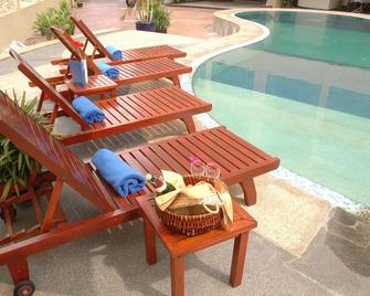 Oriental Crystal Hotel - Kajang - Bazén