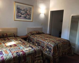 Santa Fe Motel - Tehachapi - Bedroom