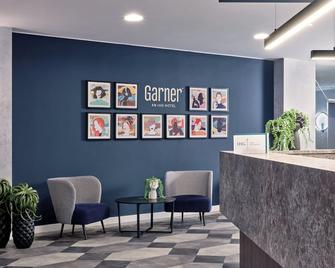 Garner Hotel Elmshorn By IHG - Elmshorn - Front desk