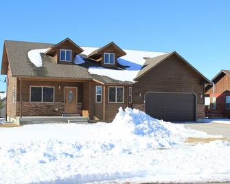 Teton Peek Retreat - Unique 4br 3ba; Near Downtown Driggs & Grand Targhee - Driggs - Budova