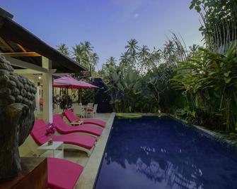 Lombok Senggigi Hotel - Senggigi - Pool