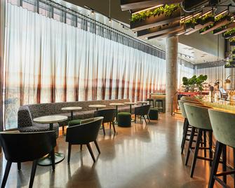 Escad Hotel Quartier Dix30 - Brossard - Restaurant