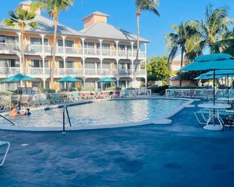 Morritt's Resort - East End - Pool