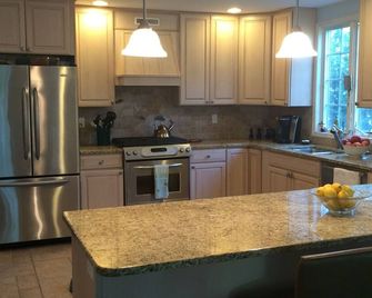 Beautiful Spring Lake! - Spring Lake - Kitchen