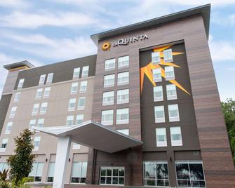 La Quinta Inn & Suite by Wyndham Lake City - Lake City - Building