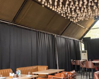 asar Upper House Morjim Beach by Orion Hotels - Panaji - Restaurante