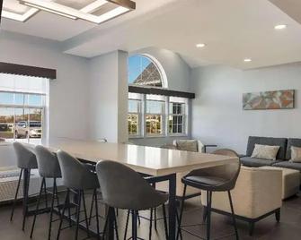 Rodeway Inn and Suites - Marysville - Eetruimte