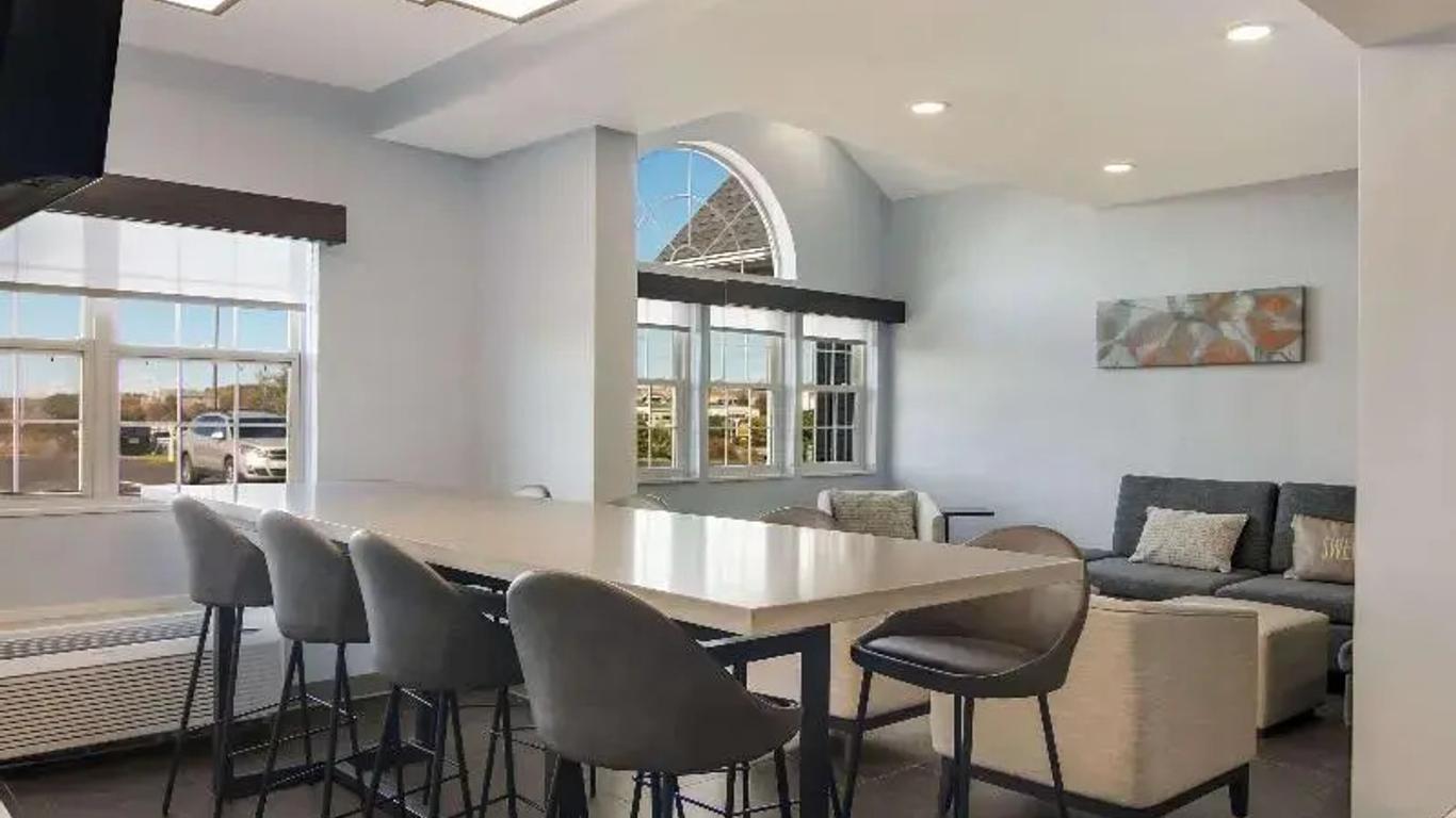 Rodeway Inn and Suites