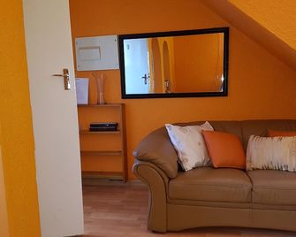 Lolo's 1bed Apt-Best location-2Balconies - Harare - Living room