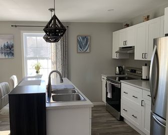 Sweet Little Suite - Campbellford - Kitchen