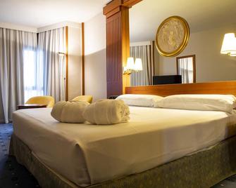 โรงแรมลอสบราโคส - โลโกรโญ - ห้องนอน