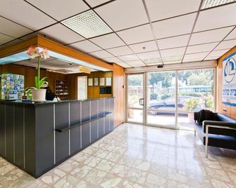 Beth-Shalom - Haifa - Front desk