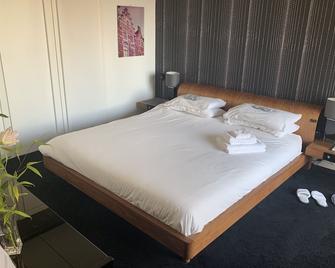 Ancoats Penthouse with Hot Tub - Manchester - Bedroom