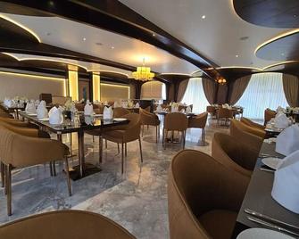 Enrise by Sayaji, Latur - Latur - Restaurant