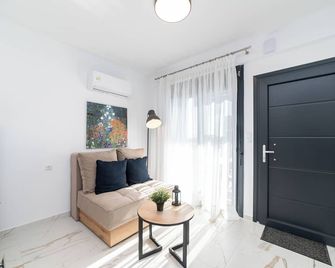 Sirens Residential Complex - Ofrinio - Living room