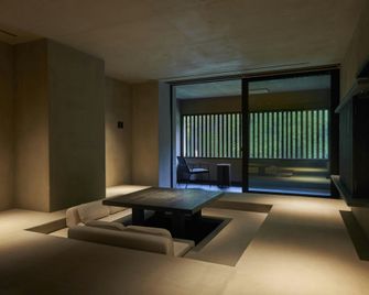 Hanamurasaki - Kaga - Dining room