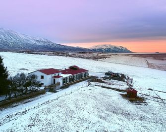 Karuna Guesthouse - Varmahlid - Vista del exterior
