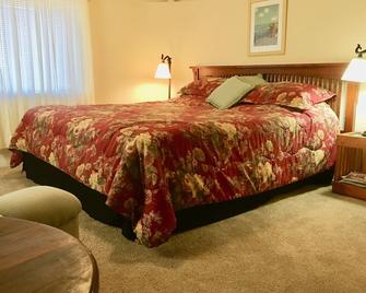 The Lily Pad - just a hop to everything coastal - Port Orford - Habitación