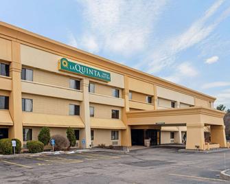 La Quinta Inn & Suites by Wyndham Stevens Point - Stevens Point - Building