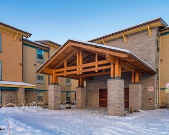 Aptel Studio Hotel - Anchorage - Building