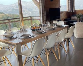 4contemporary chalet with breathtaking views, 350 m ski lift, in the heart of the diamond area - Notre-Dame-de-Bellecombe - Salle à manger