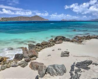 Saint Thomas Condo with Ocean Views, Walk to Beach! - Saint Thomas Island - Strand