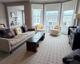 Elegant 2 Bedroom Flat in SF With Great Neighborhood. - San Francisco - Sala de estar