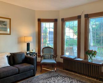 Ellis House Bed & Breakfast - Niagara Falls