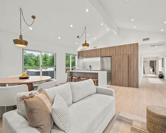 Family Friendly 3br - Playground - Tennis Court - East Durham - Sala de estar