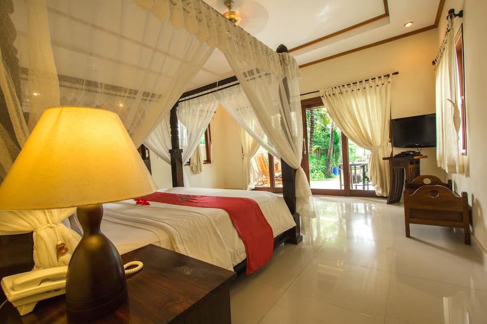 منتجع ومركز آريا آمد بيتش للغوص