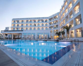 Evalena Beach Hotel - Protaras - Pool