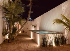 Apartments & Suites Madre Holbox Self-Check In - Holbox - Piscina